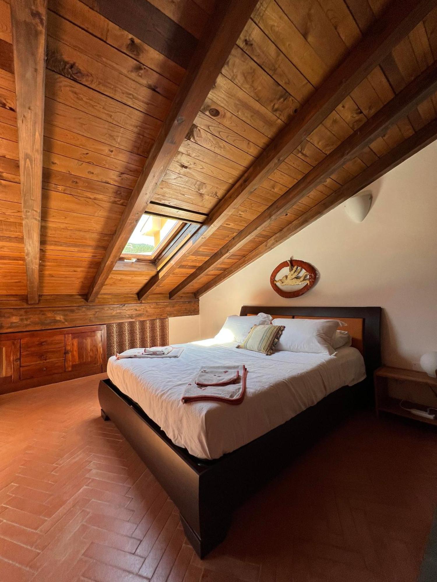 Casa Boru - A Beautiful Fully Restored Spacious House With Fantastic Views Calice al Cornoviglio Eksteriør billede