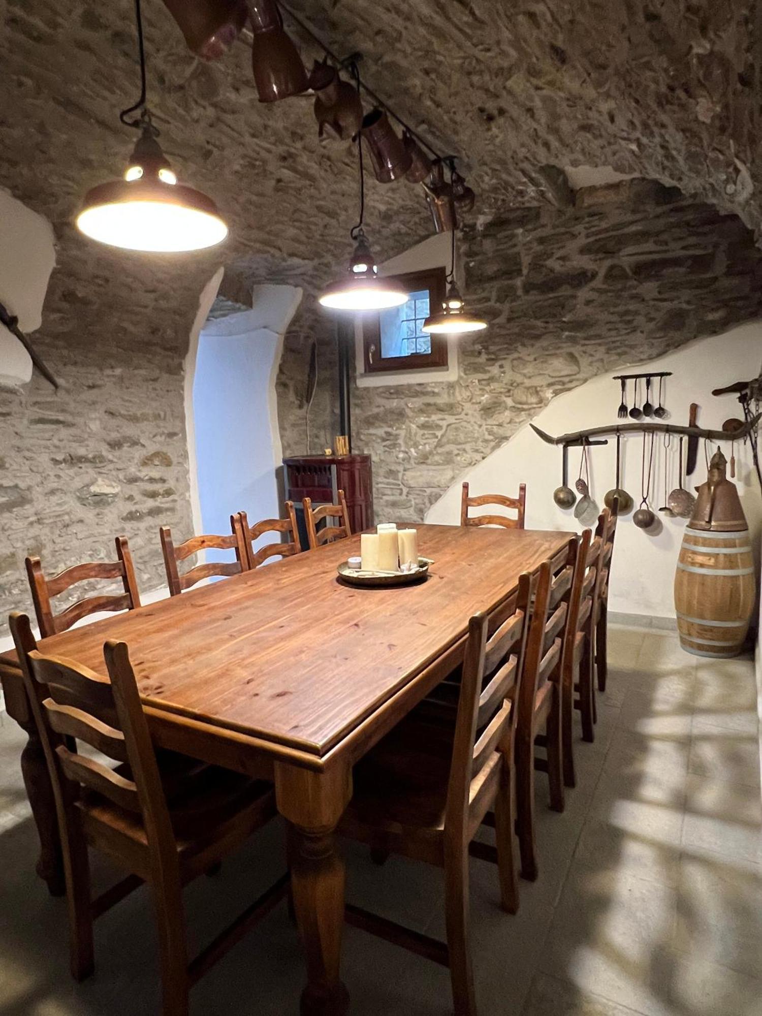 Casa Boru - A Beautiful Fully Restored Spacious House With Fantastic Views Calice al Cornoviglio Eksteriør billede