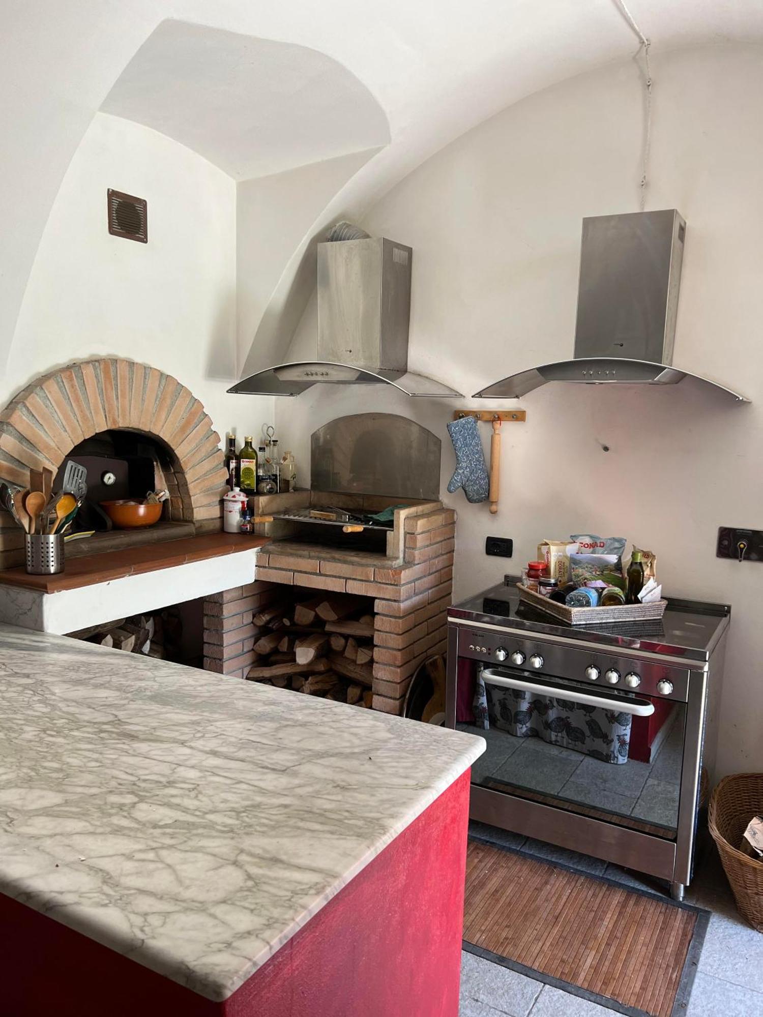 Casa Boru - A Beautiful Fully Restored Spacious House With Fantastic Views Calice al Cornoviglio Eksteriør billede