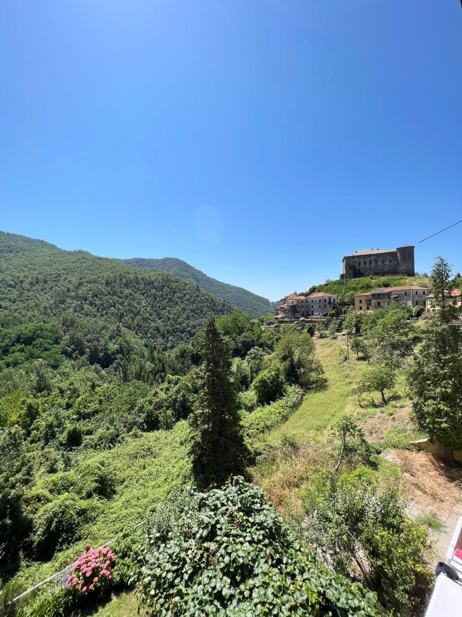 Casa Boru - A Beautiful Fully Restored Spacious House With Fantastic Views Calice al Cornoviglio Eksteriør billede