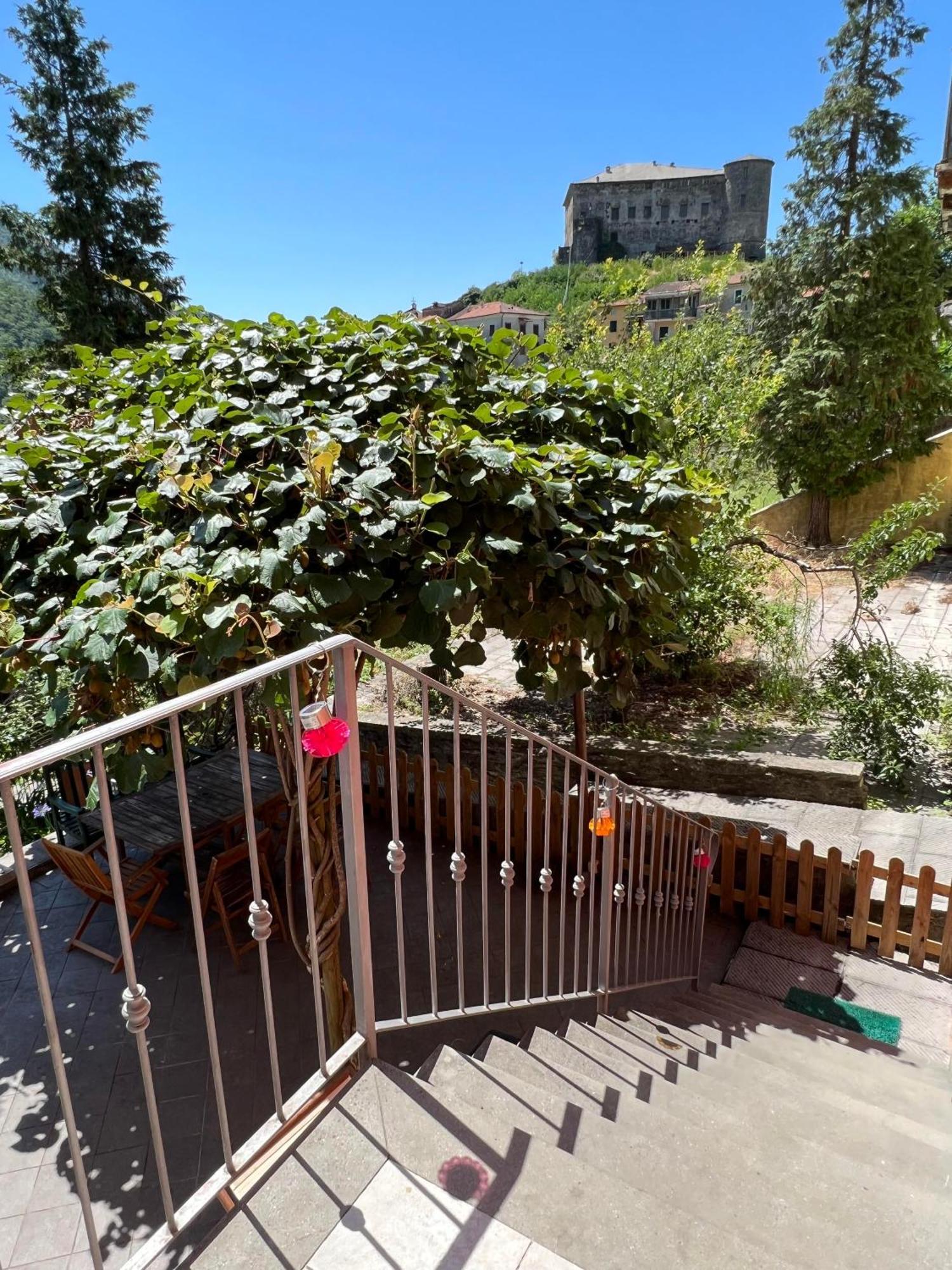 Casa Boru - A Beautiful Fully Restored Spacious House With Fantastic Views Calice al Cornoviglio Eksteriør billede